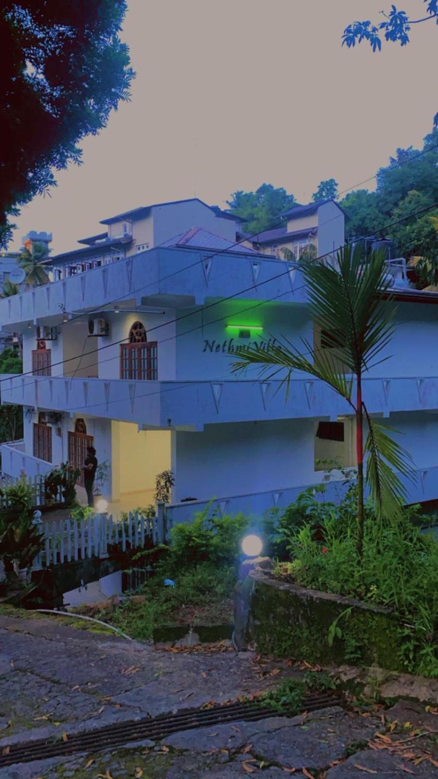 New Nethmi Villa Kandy Extérieur photo