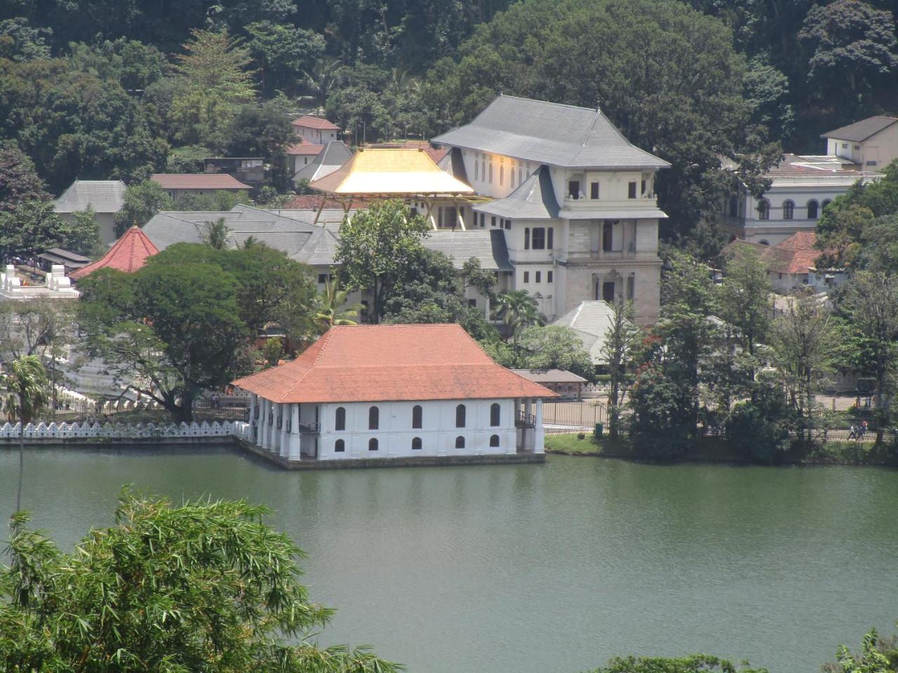 New Nethmi Villa Kandy Extérieur photo