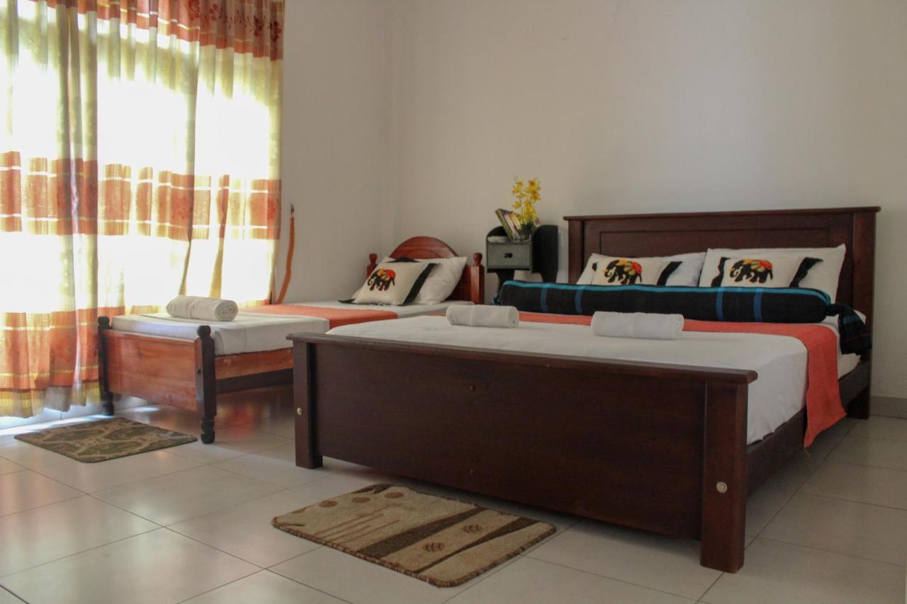 New Nethmi Villa Kandy Extérieur photo